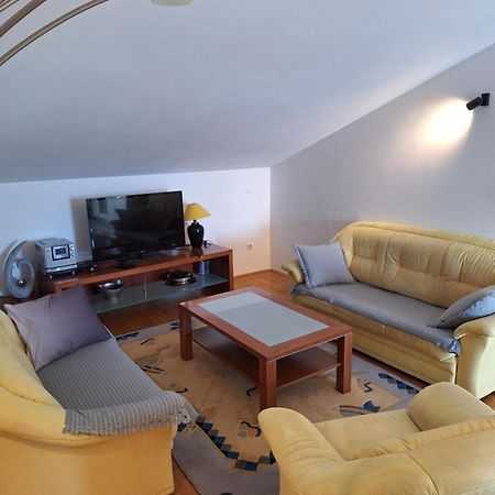 Apartments Romana Slatine Bagian luar foto