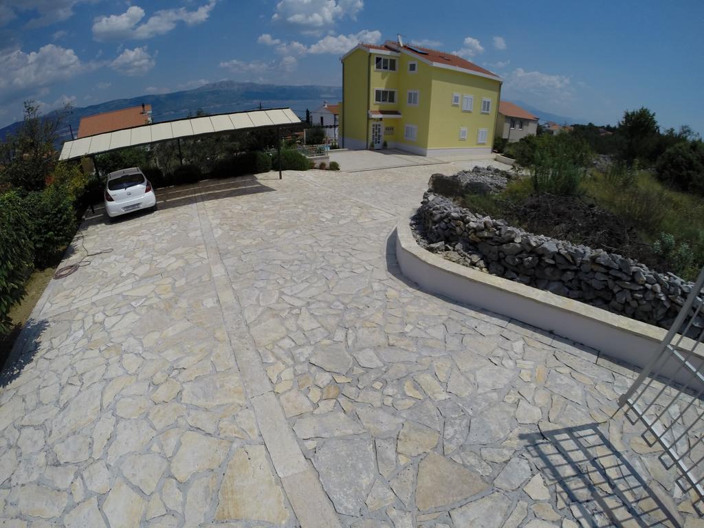 Apartments Romana Slatine Bagian luar foto