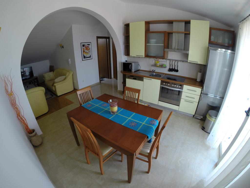 Apartments Romana Slatine Ruang foto