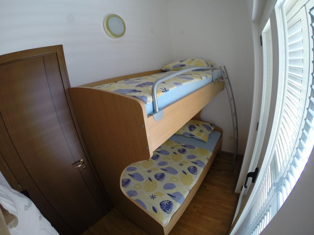 Apartments Romana Slatine Ruang foto