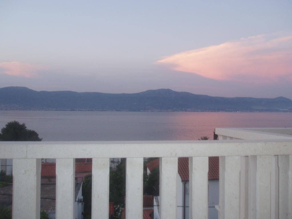 Apartments Romana Slatine Ruang foto