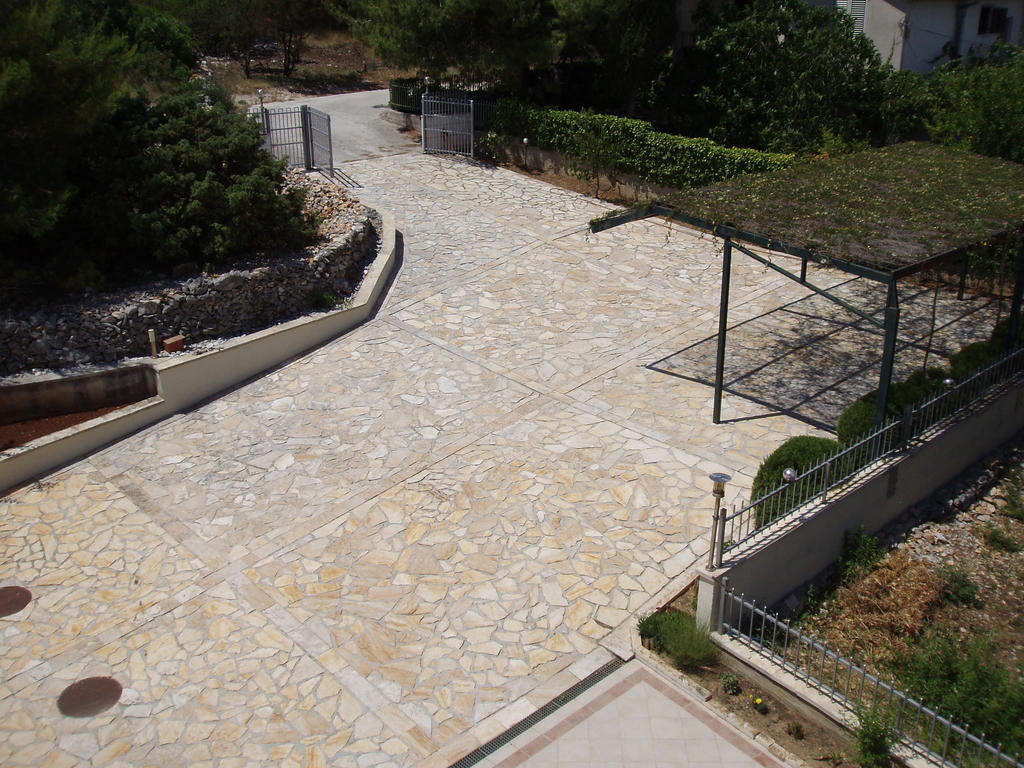 Apartments Romana Slatine Bagian luar foto