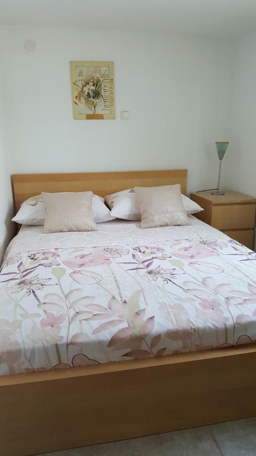 Apartments Romana Slatine Bagian luar foto