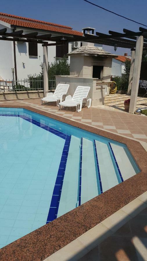 Apartments Romana Slatine Bagian luar foto